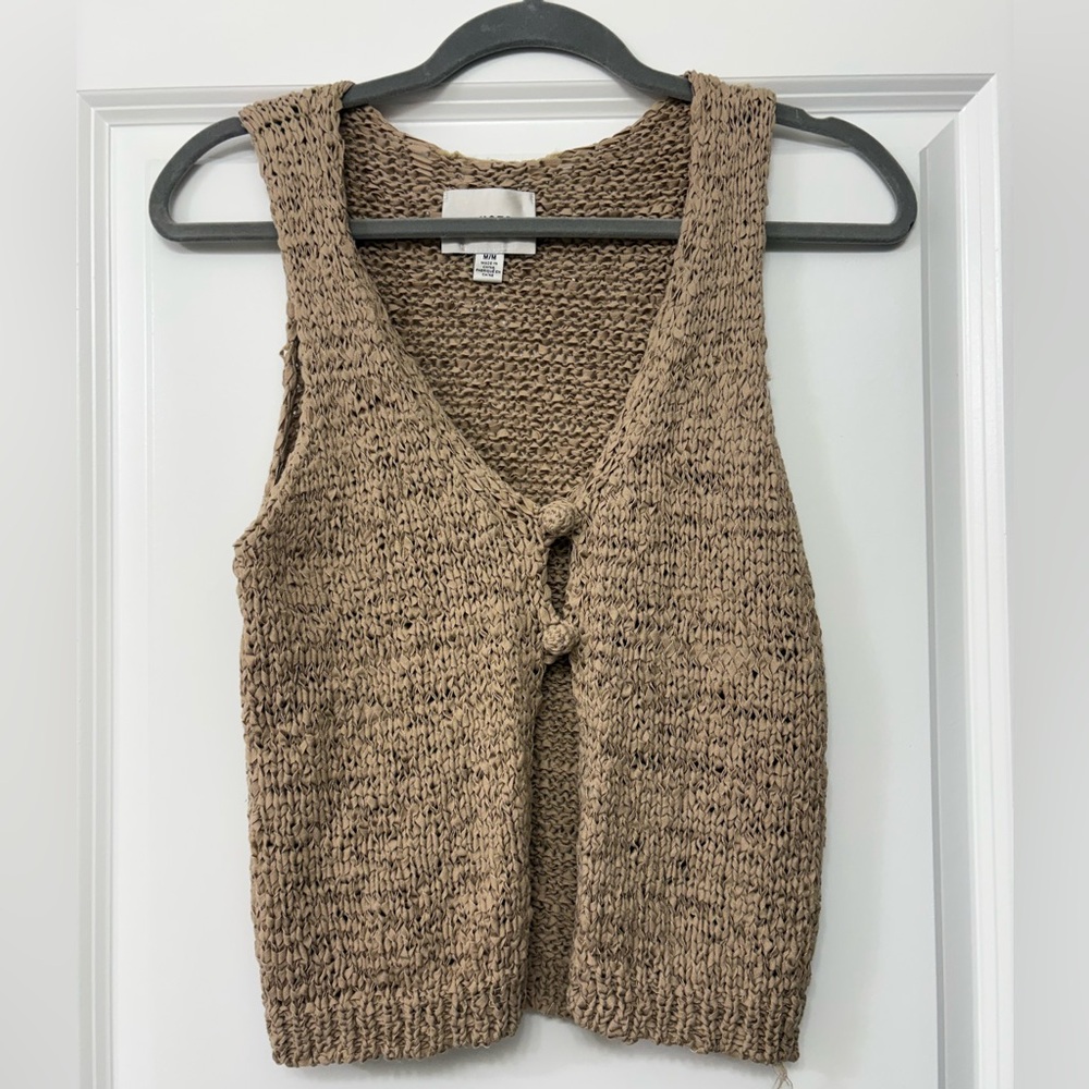 Elegant Tan V-Neck Sweater Vest